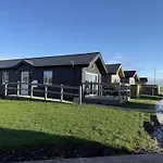 The Dog House On The Meadows, The Bay Filey, Enclosed Deck, 2 Bedrooms With Ensuites, 2 Dogs Welcome * Файли